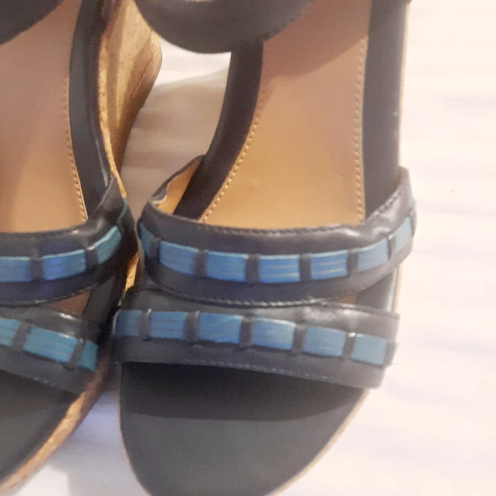 Clarks Cork wedge sandals Size 9